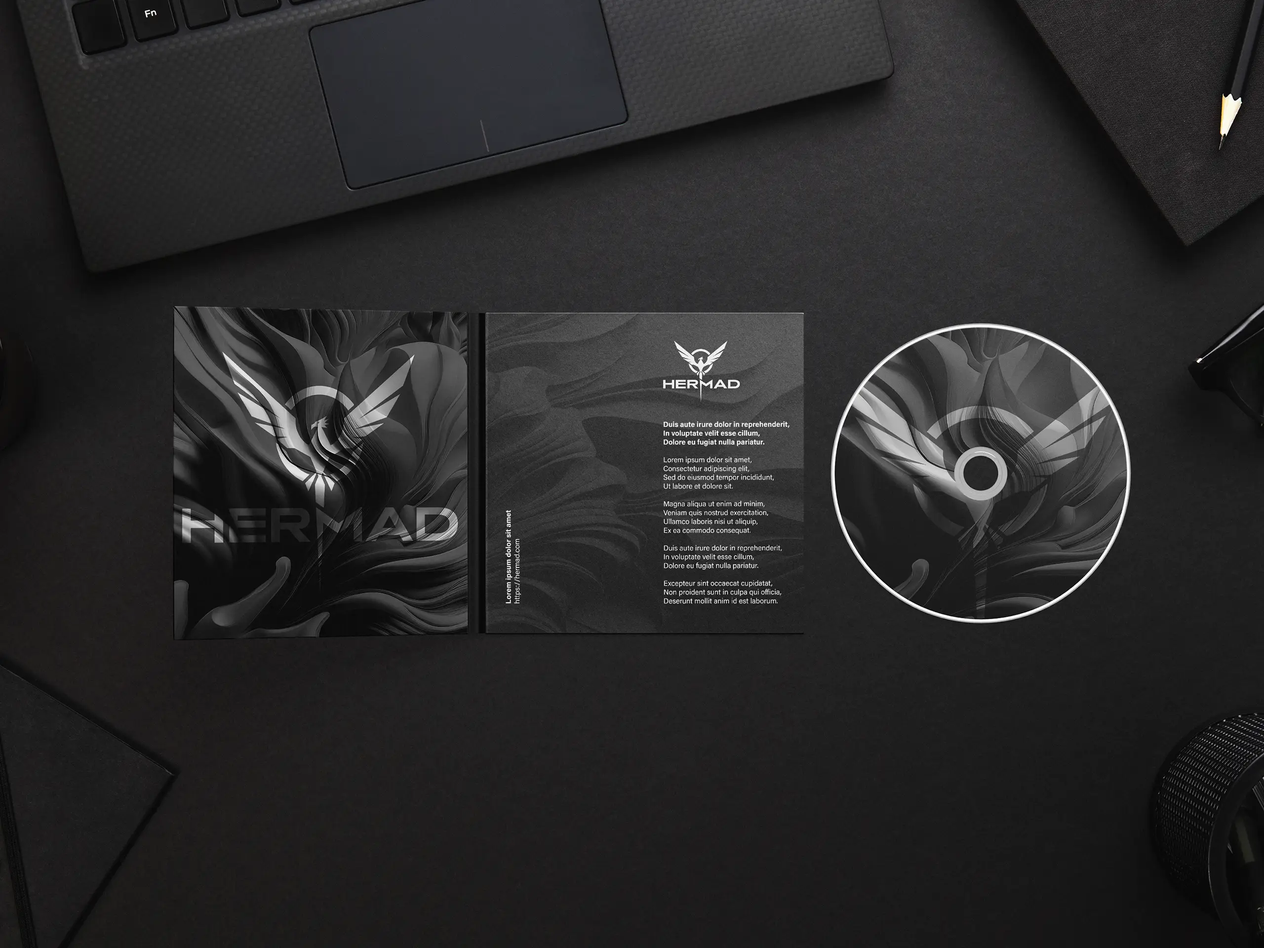 CD com arte HerMad